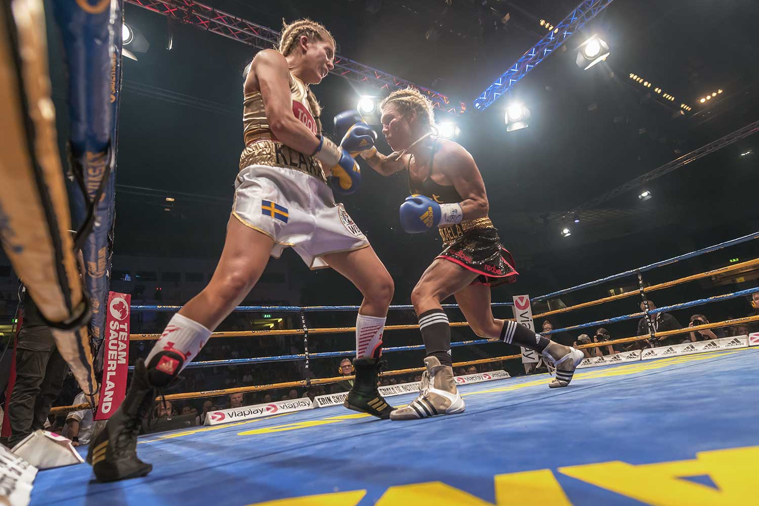 Two female boxers